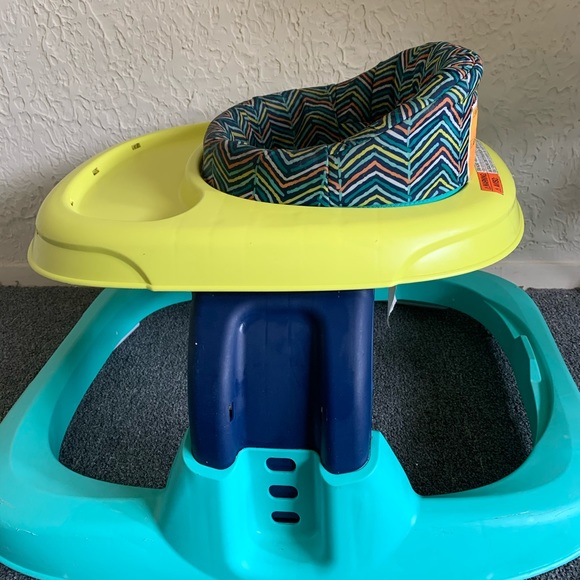 Safety 1st 2.0 Developmental Walker - Picture 2 of 4